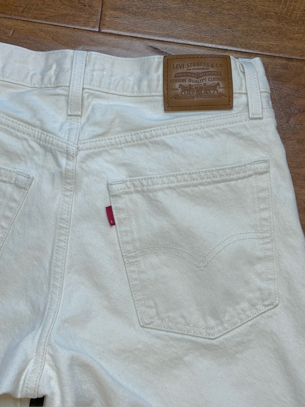 Levi’s Premium Baggy Dad Jeans 28 Off White Cream High Rise Wide Leg - Picture 11 of 12